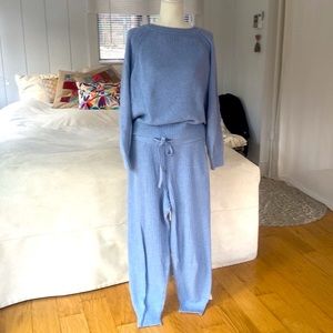 Universal Thread cashmere like soft lounge set, sweater plus pants, lilac blue L
